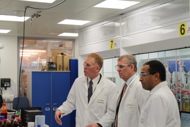 His Royal Highness The Duke of York with Nanoco’s CEO, Dr Michael Edelman and CTO, Dr Nigel Pickett